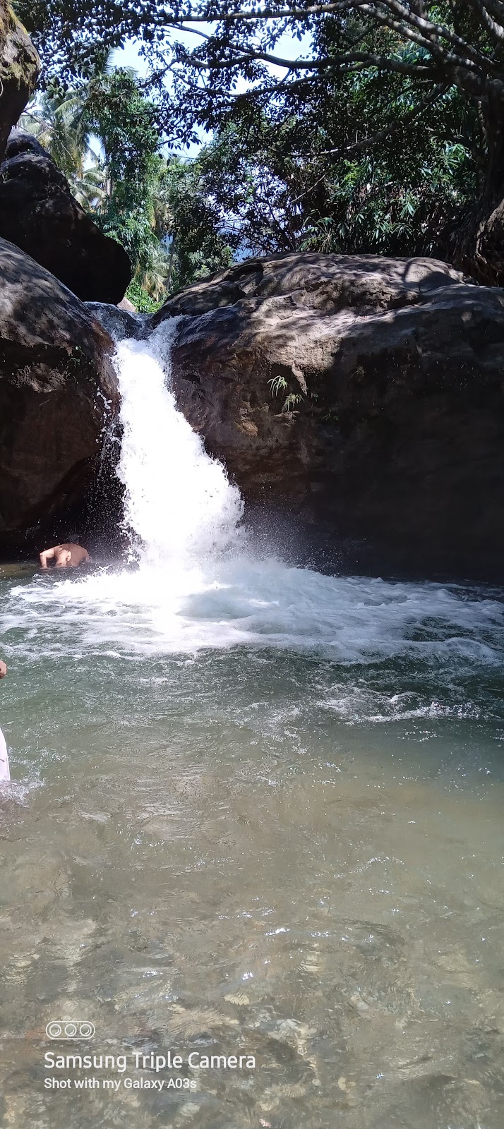 Madari Kundu Waterfall