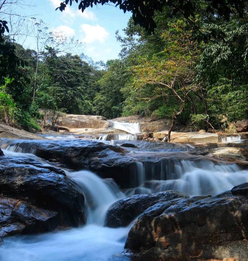 Aruvickal Waterfalls