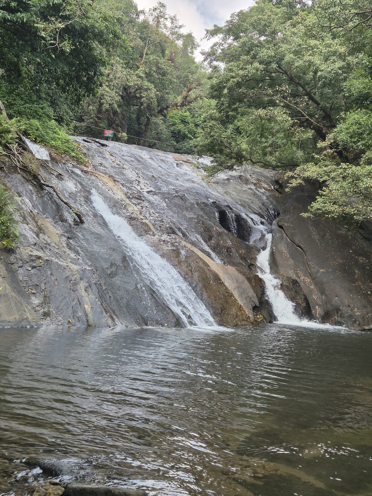 Dhoni Waterfall