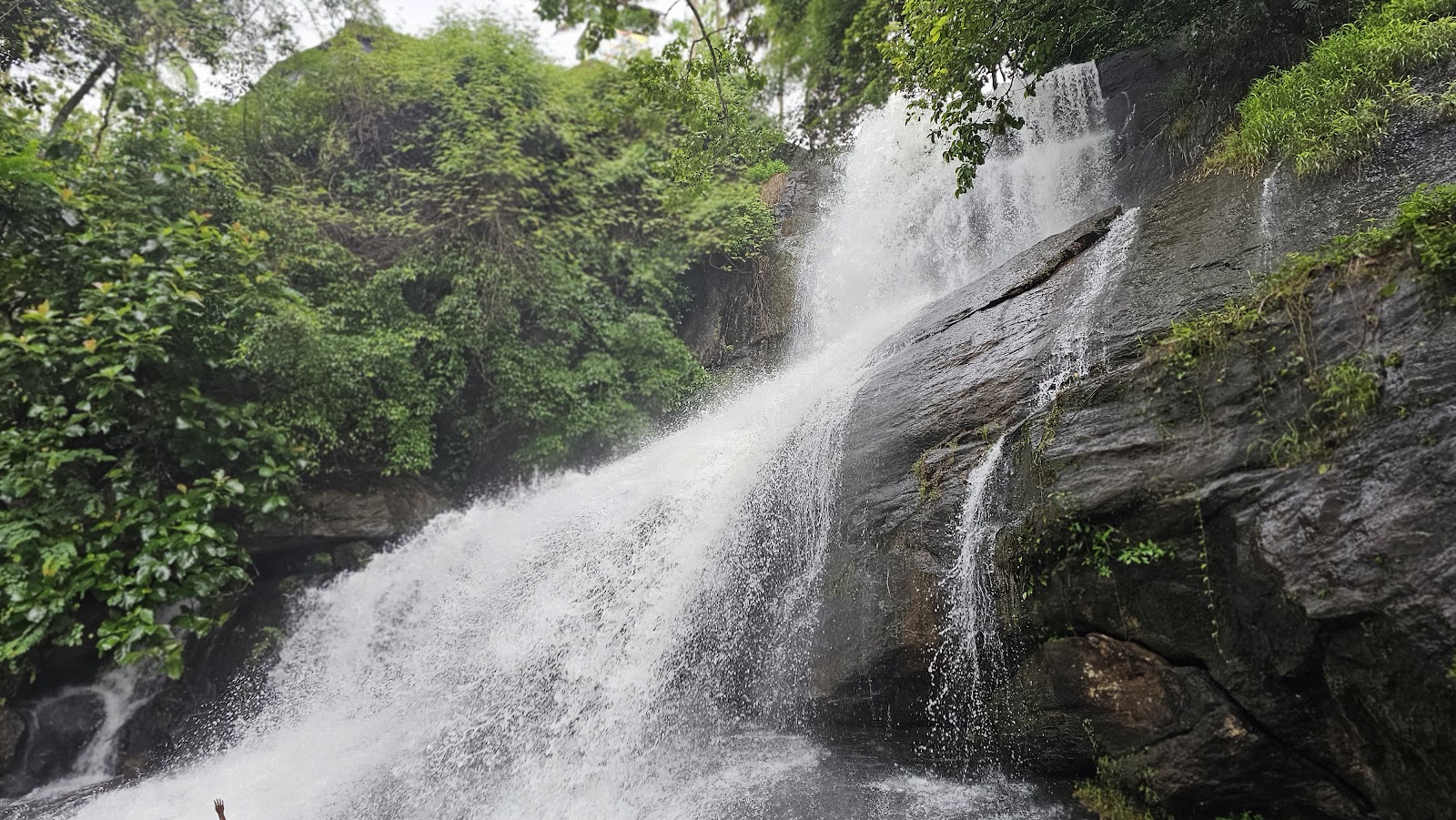 Areekkal Waterfalls