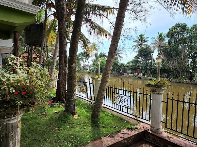 Palm Grove Riverside Retreat photo