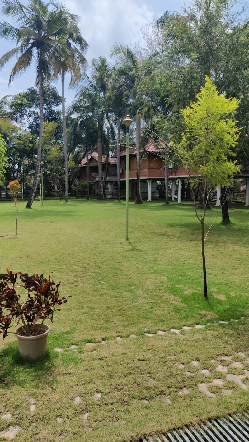Palm Grove Riverside Retreat stay view