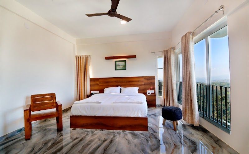 10 Degrees North room