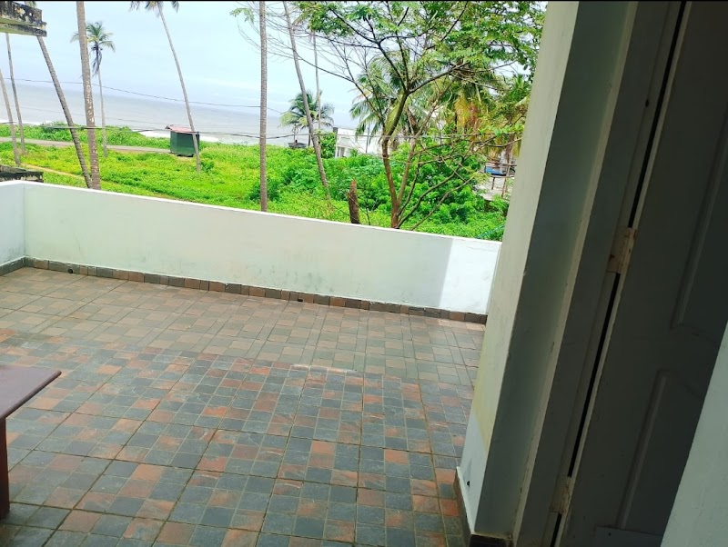 Sun 'N' Tan property view