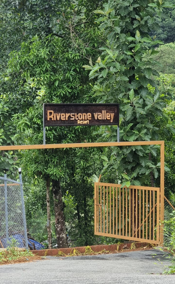 River Stone Valley Resort room