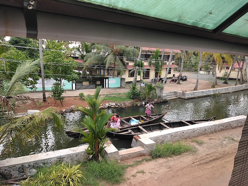 Royal Munroe Palace Home Stay photo