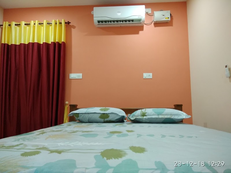 Royal Munroe Palace Home Stay room