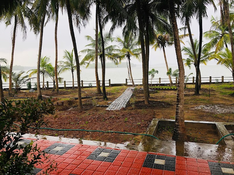 Candlehut Riverside Homestay travel photo