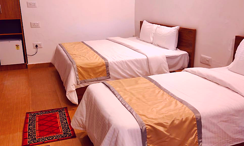 Shrigo Resorts room