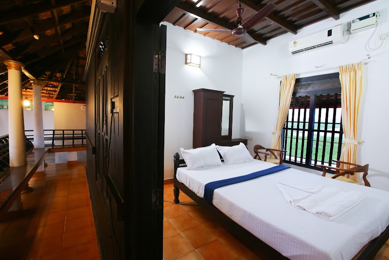 Palmy Lake Resort room