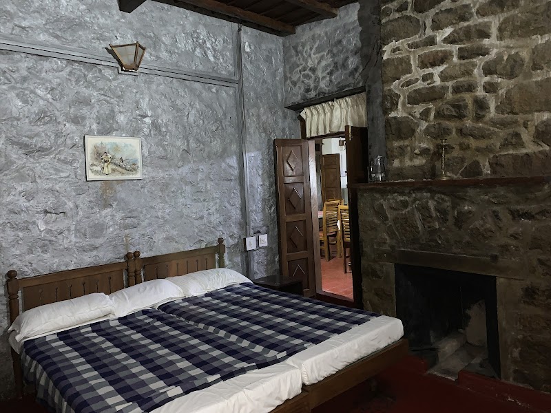 Urumbi Hill Palace room