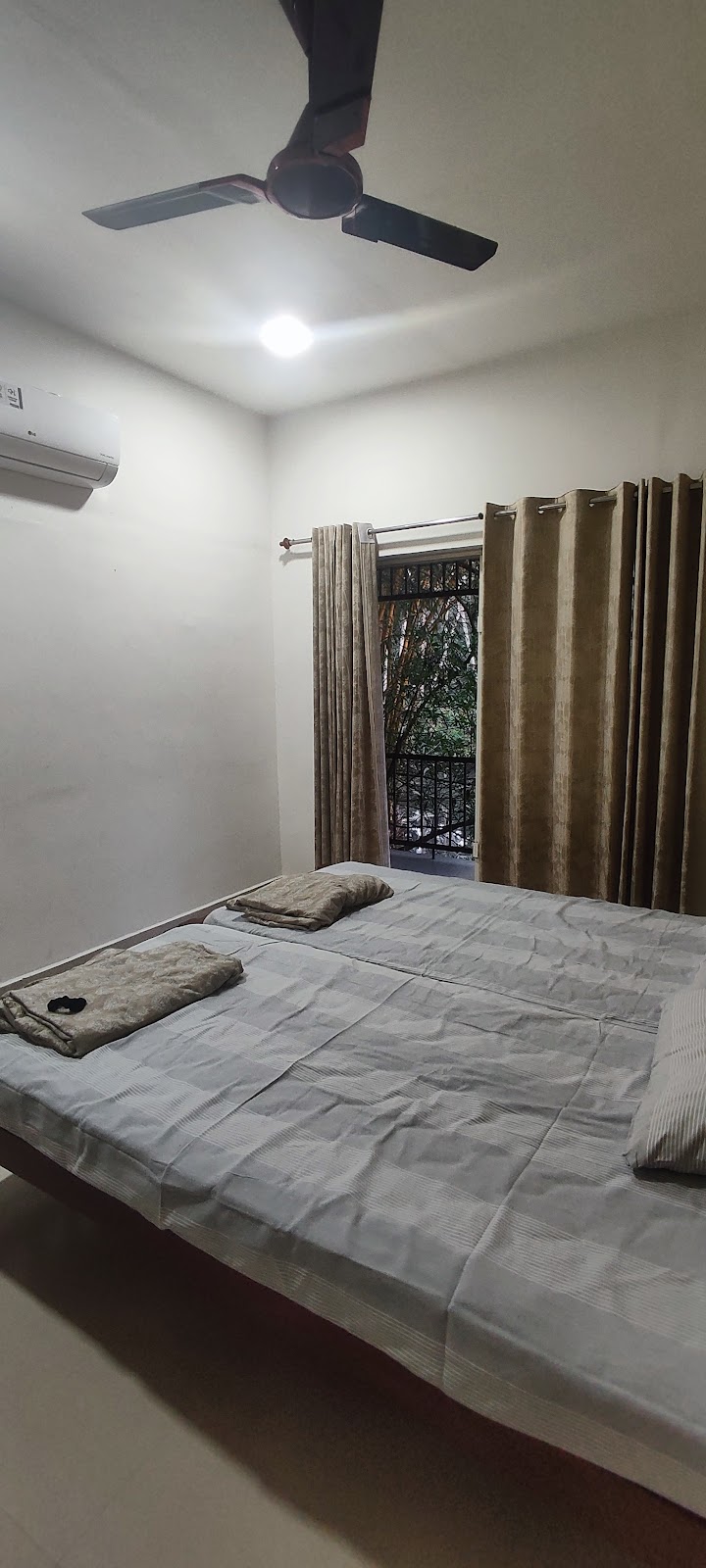 River View Home stay room