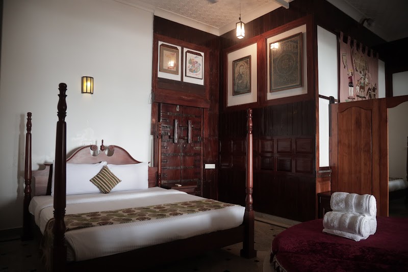 Thayil kadaloram Luxury Suites room