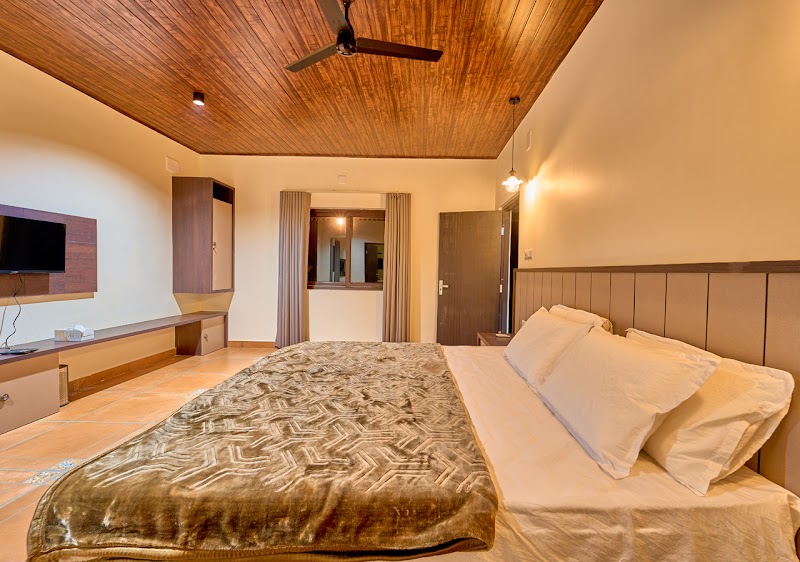 Whispering Hills room