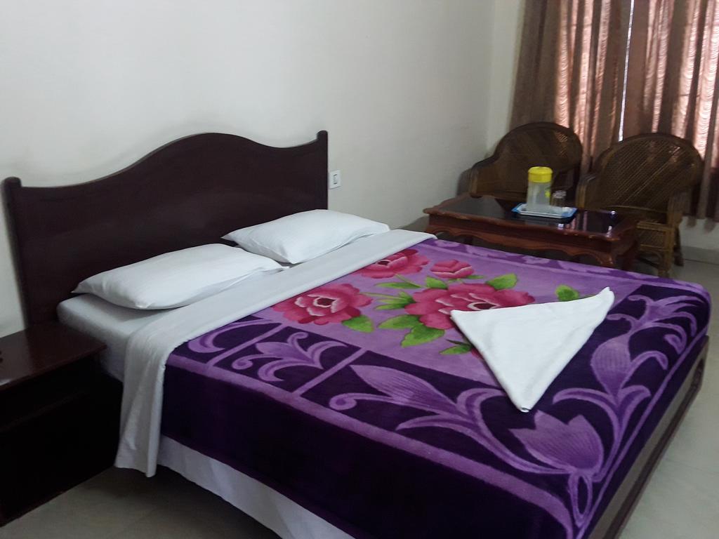 Jays Inn image 3