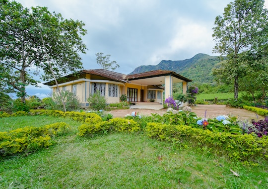 Viriparai British Tea Bungalow image 1