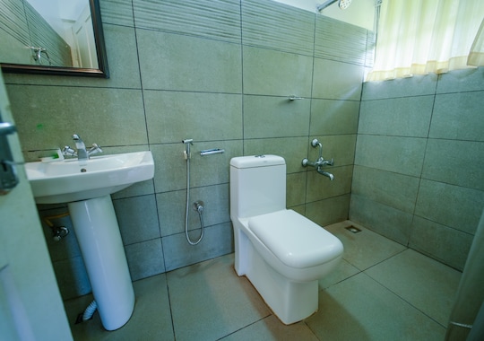 Viriparai British Tea Bungalow image 4